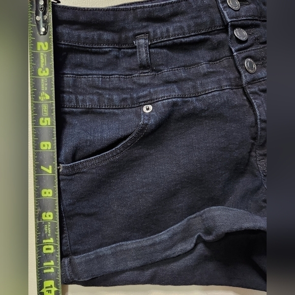 MOSSIMO Black shorts - Picture 7 of 8